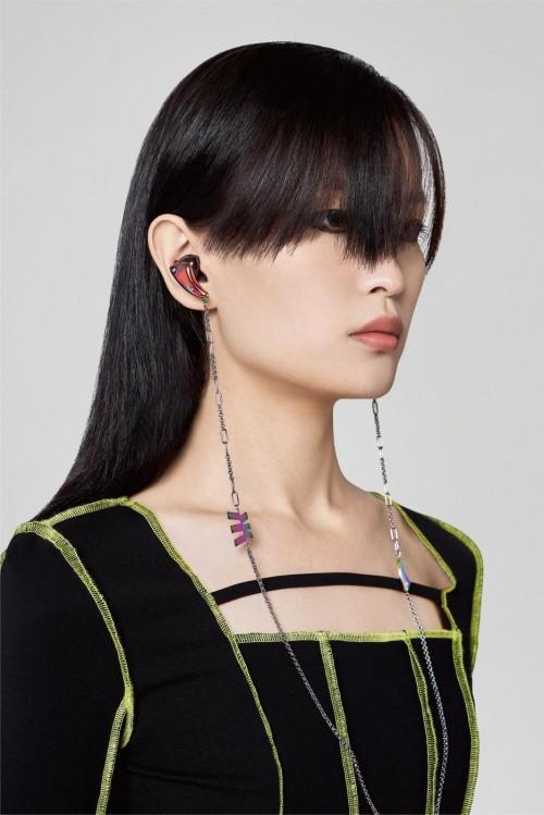 賣(mài)的比游戲主機(jī)還貴！陶瓷耳機(jī)有什么優(yōu)勢(shì)？