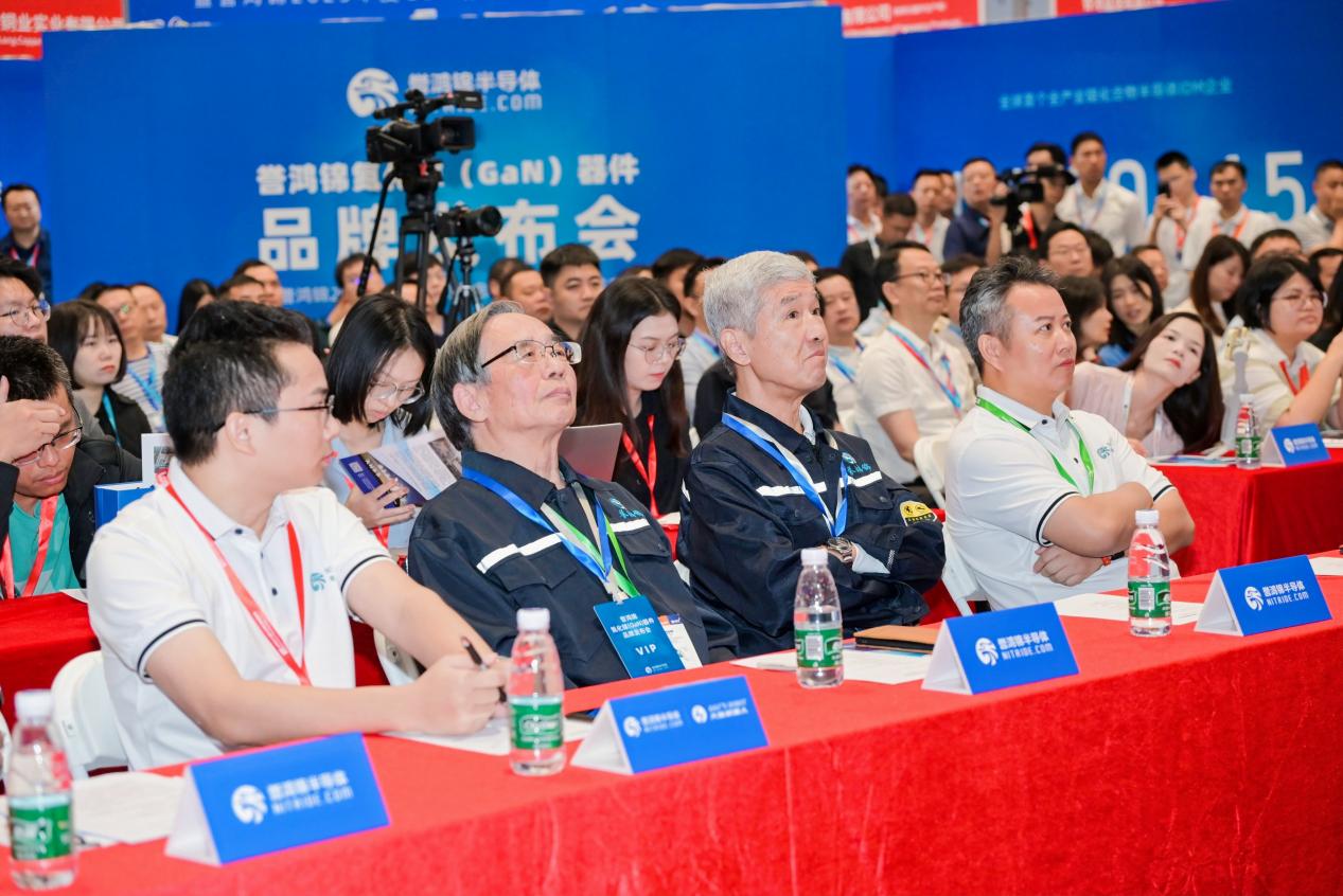 譽鴻錦團隊照