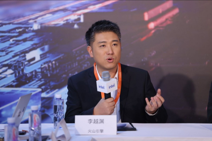 英特爾推出兩款全新處理器，AI PC元年大幕即將開啟！