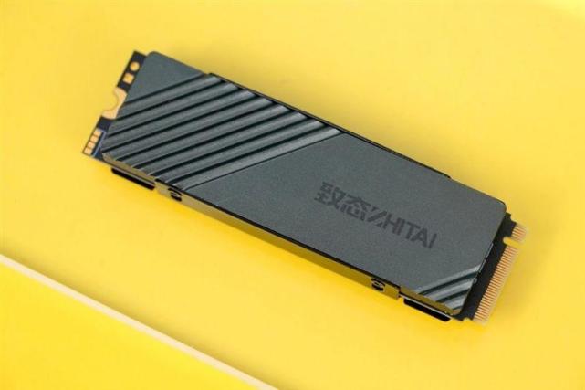 選擇PCIE3.0還是PCIE4.0的固態(tài)？看完你就不迷惑了！