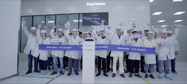 Innovusion實現(xiàn)高性能車規(guī)激光雷達Falcon第10000臺下線