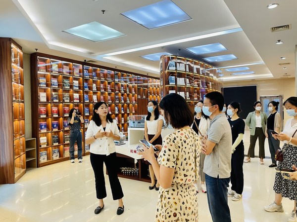 媒體開放日活動上，機工弗戈傳媒集團副總經(jīng)理周學穎為來賓們介紹集團概況