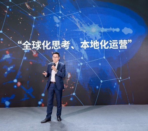 亞馬遜云科技中國區(qū)商用市場事業(yè)部總經(jīng)理李曉芒