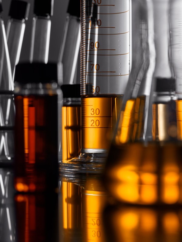 圖：斯凱孚的RecondOil Box通過雙分離技術(shù)（DST），可以去除油品微小至納米級的顆粒