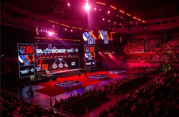 伴隨著全場觀眾的熱烈歡呼， 2022 VEX 世錦賽正式開幕