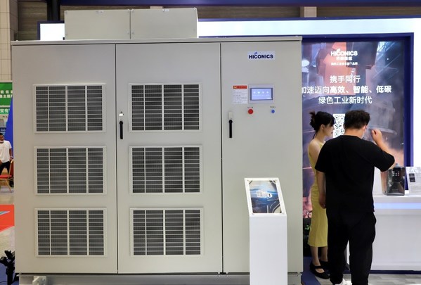 合康新能高壓變頻器、通用低壓變頻器等產(chǎn)品亮相