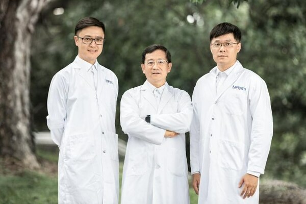 圖2.覓瑞的三位創(chuàng)始人：周礪寒博士、朱興奮教授、鄒瑞陽博士（從左到右）。