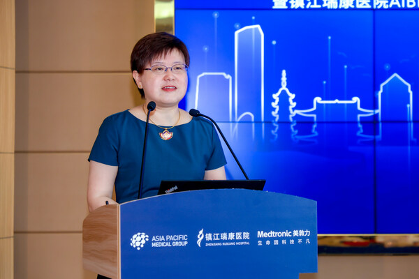 美敦力副總裁兼中國骨科與神外業(yè)務集團總經(jīng)理于婧 在簽約儀式上致辭