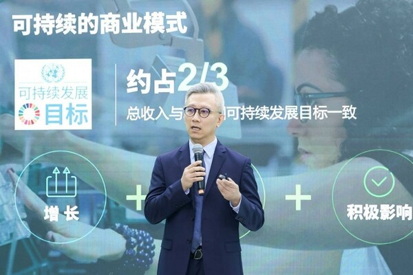 英國豪邁集團(tuán)執(zhí)行董事會(huì)成員、亞太區(qū)董事長兼總裁王春文先生發(fā)表致辭