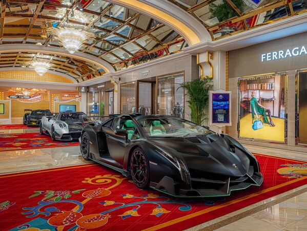 萬眾矚目的蘭博基尼、全球限量9輛的Lamborghini Veneno Roadster