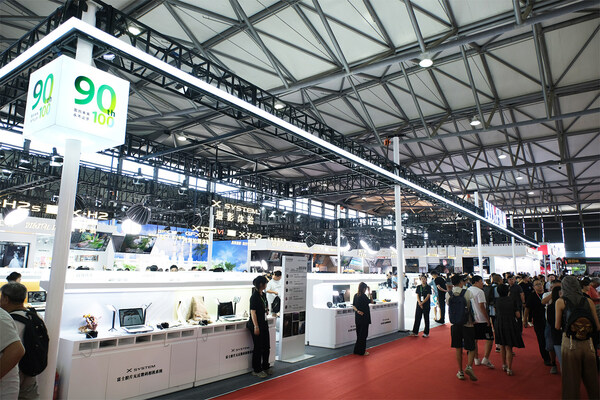 富士膠片登陸P&I 2024，新品億像素中畫幅無反相機震撼亮相