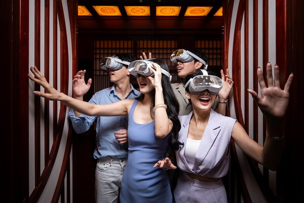 VR體驗(yàn)區(qū)使用了全球領(lǐng)先的VR全感技術(shù)、高度擬真的三維建模技術(shù)，以及最新的生成式人工智能技術(shù)（AIGC），構(gòu)建出生動(dòng)逼真的唯美仙界、冰寒雪域、神秘宮殿等奇幻場(chǎng)景，全面調(diào)動(dòng)玩家的五感六覺(jué)，讓玩家在實(shí)景空間充分代入劇情，在虛實(shí)結(jié)合中讓玩家的仙界之旅更顯驚險(xiǎn)刺激。