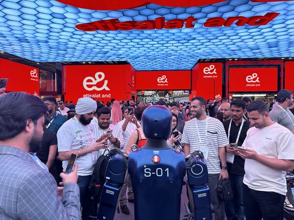 開普勒通用人形機器人先行者K2在GITEX GLOBAL 2024首度公開亮相