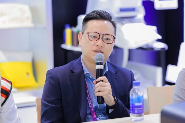 長(zhǎng)寧區(qū)商務(wù)委員會(huì)副主任