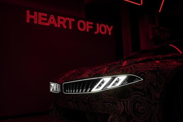 搭載駕控超級大腦的BMW新世代駕趣概念車