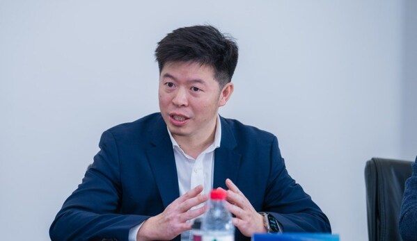 科思創(chuàng)工程塑料部汽車(chē)業(yè)務(wù)中國(guó)區(qū)負(fù)責(zé)人、副總裁毛東照