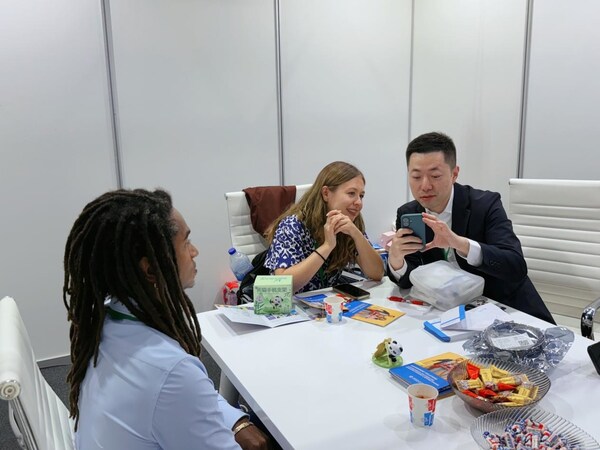 華大電子重磅亮相Seamless 2025，用芯助力數(shù)字安全新時代