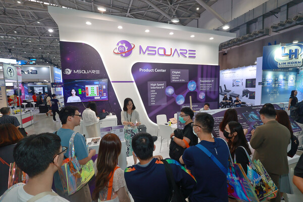 圖1：奎芯科技首登COMPUTEX，展位前人潮涌動(dòng)，吸引眾多專業(yè)目光