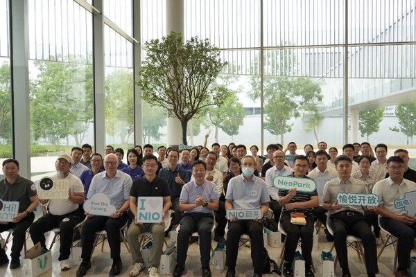 TÜV萊茵受邀參加由蔚來主辦的"循環(huán)汽車藍(lán)皮書發(fā)布"活動